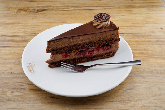 Mousse au Chocolate Torte mit Himbeeren