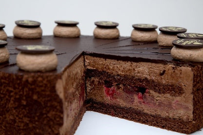 Mousse au Chocolate Torte mit Himbeeren